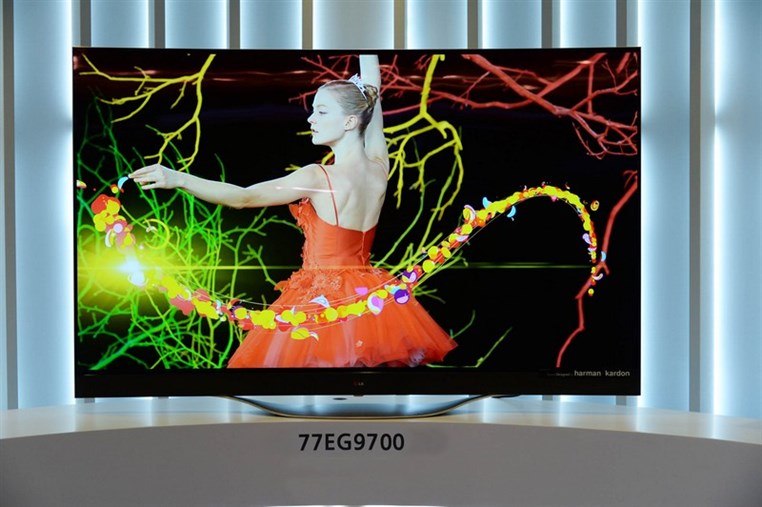 LG FIRST TO COMMERCIALIZE 4K OLED TV